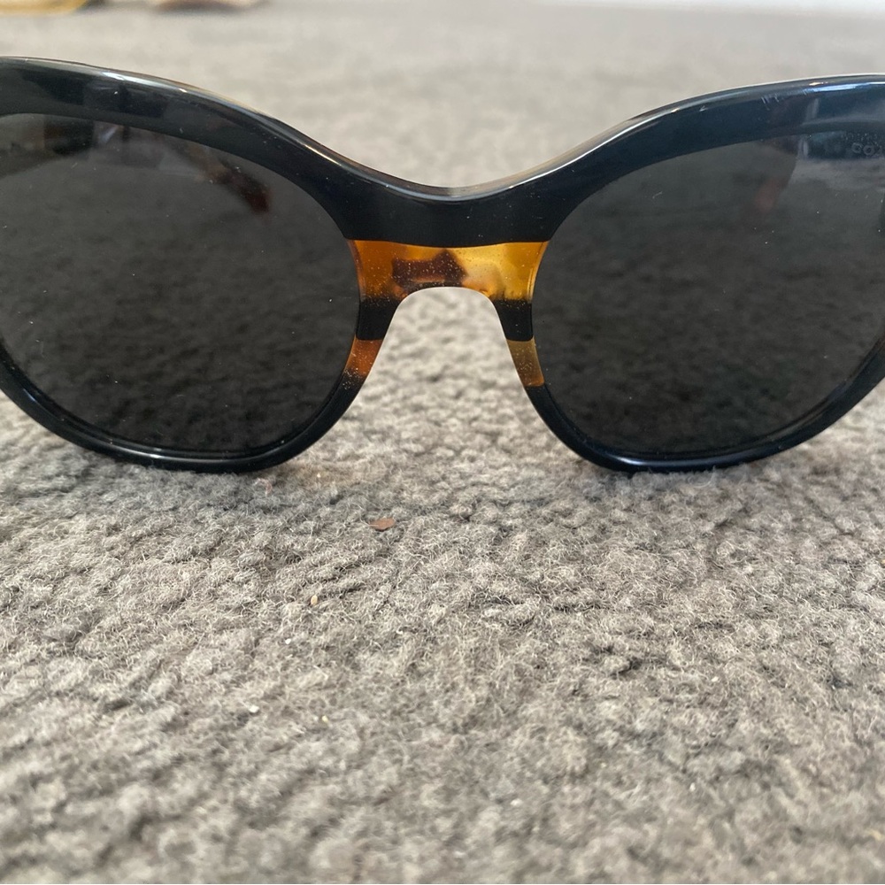 Coach Classic Cat-Eye Tortoiseshell Sunglasses - Brown/Tortoise with case - Picture 2 of 3